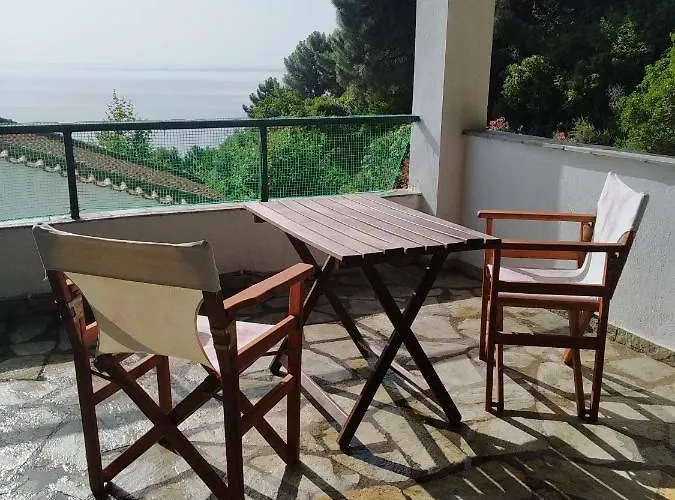 Country Art Alkyoni Kókkinon Nerón