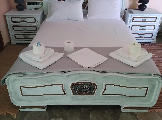 Country Art Alkyoni Apartament *